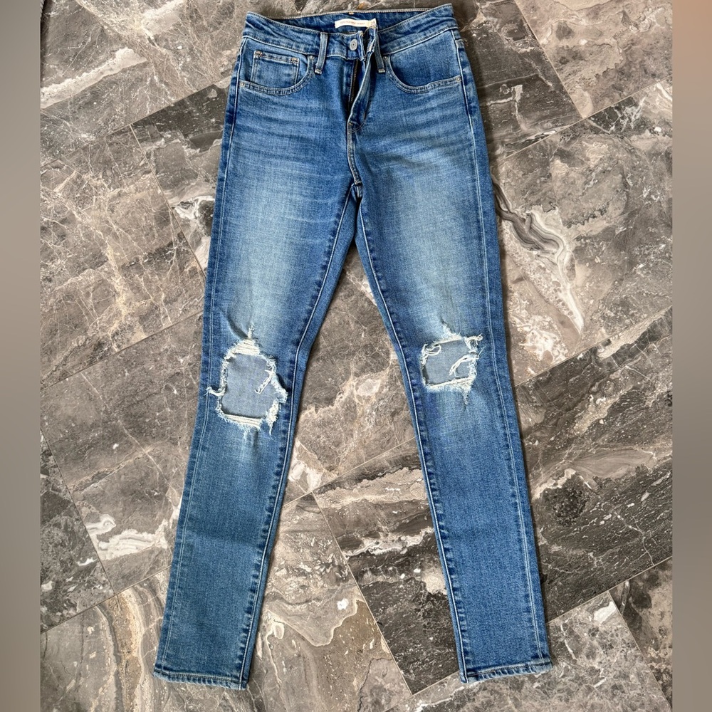 Levis jeans